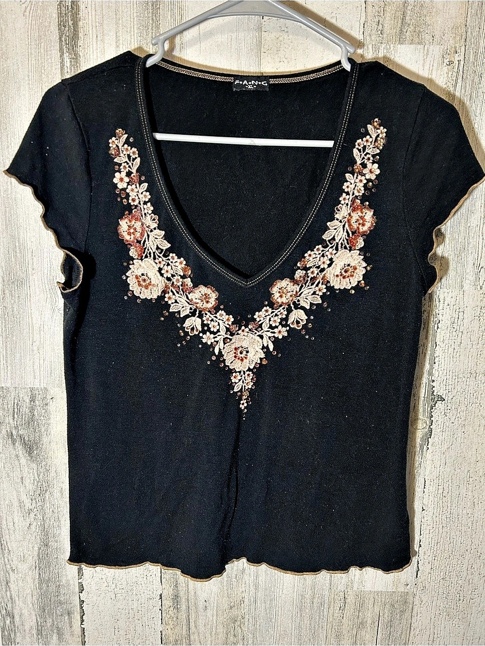 F.A.N.G. Floral Embroidered V-Neck Tee Black XL Like New